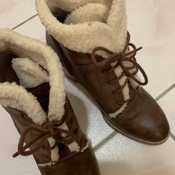 Restricted Booties - Picture 3 of 4